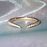 [Curve] Tapered Wedding Band