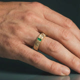 [Shape Of The Wind] Engraved Emerald Ring