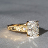 [Golden Sonnet] Hand Engraved Engagement Ring